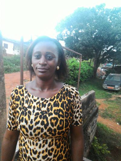 Seraphine 37 Jahre Yaounde Kamerun