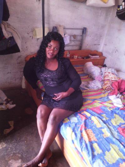 Tyffani  37 ans Yaoundé Cameroun