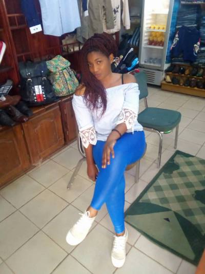 Yolande 30 ans Yaoundé Cameroun