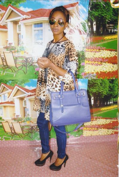 Natacha 34 ans Mbalmayo Cameroun