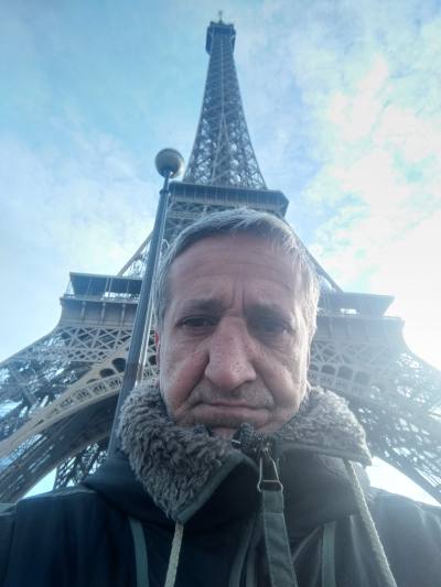 Miloud 54 ans Paris France