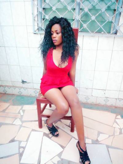 Andrea 34 ans Yaoundé Cameroun