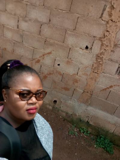 Stephanie 32 Jahre Yaoundé Kamerun