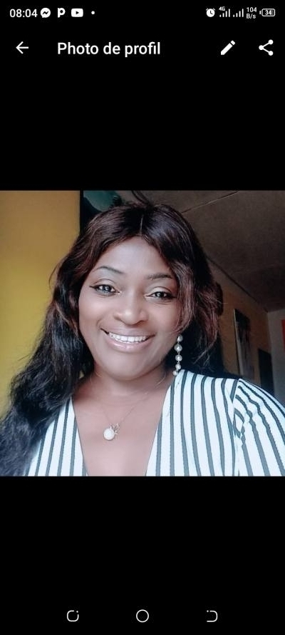 Delphine 42 ans Douala Cameroun