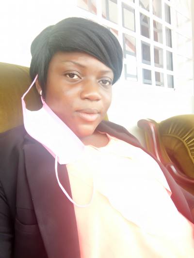 Sylvie 27 Jahre Yaoundé Kamerun