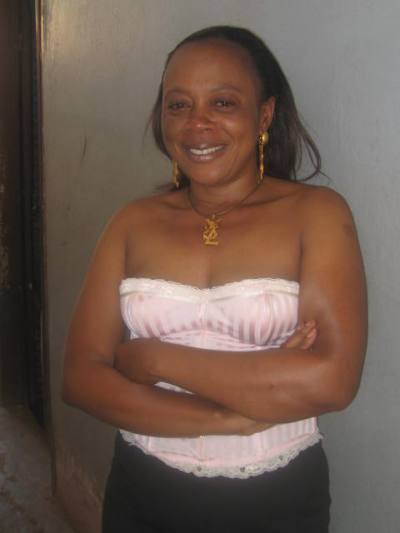 Evelyne 50 ans Yaoundé Cameroun