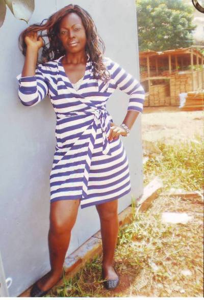 Laure 45 ans Yaoundé Cameroun