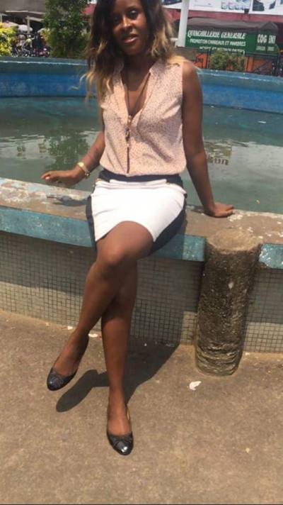 Chrystelle 33 ans Yaoundé Cameroun