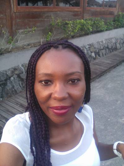 Marie laure 41 years Bata Equatorial Guinea