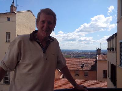 Mike 57 years Lyon France