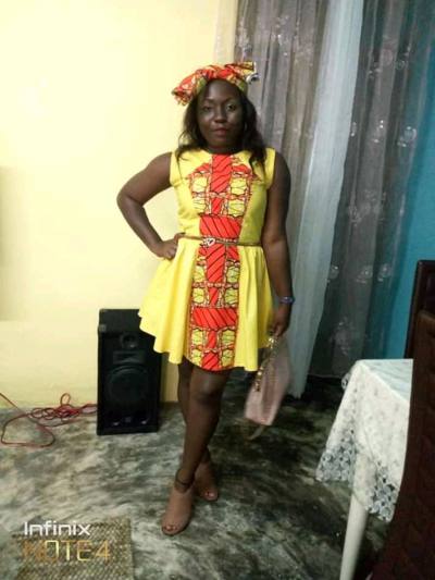 Laure 38 Jahre Douala Kamerun