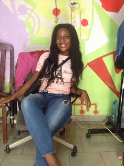 Jessica 25 ans Douala Cameroun