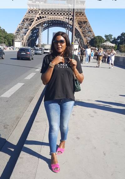 Sandra 40 ans Douala  Cameroun