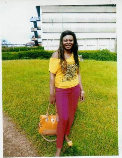 Samira 40 Jahre Yaounde Kamerun