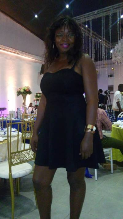 Emilie 46 ans Douala Cameroun