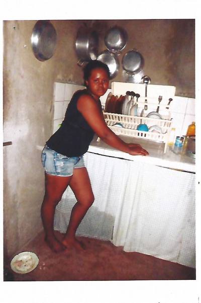 Angela 26 ans Toamasina Madagascar