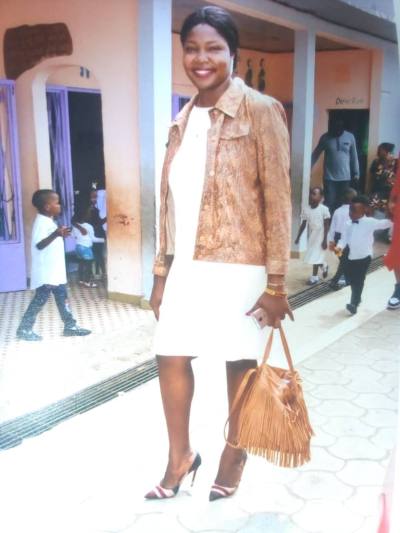 Madelene 33 ans Douala Cameroun