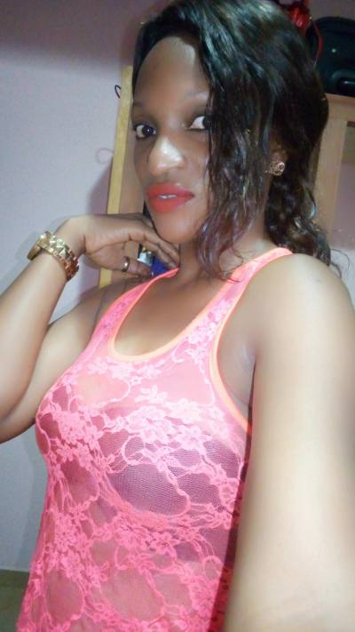 Arlette 33 ans Yaoundé Cameroun
