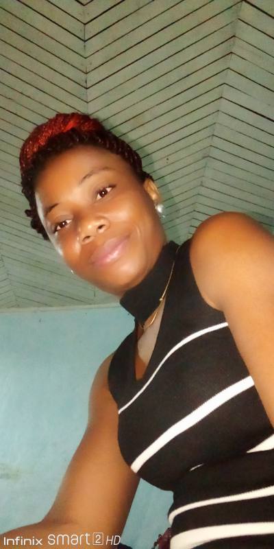 Monica 38 Jahre Kribi Kamerun