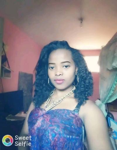 Alicia 30 ans Antananarivo Madagascar