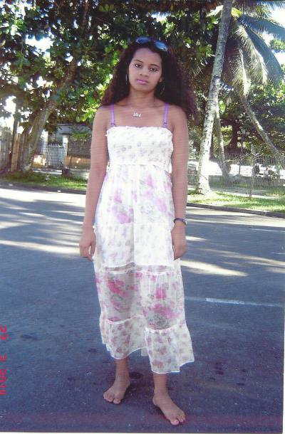 Asmina 32 Jahre Toamasina Madagaskar