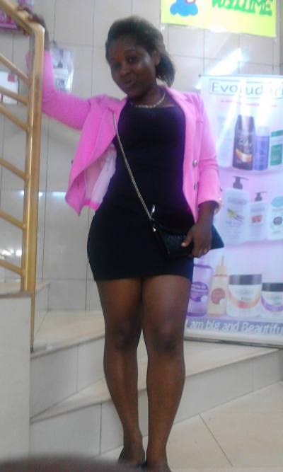 Sandrine 33 years Douala Cameroon