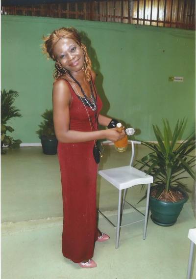 Annick 43 Jahre Yaoundé Kamerun