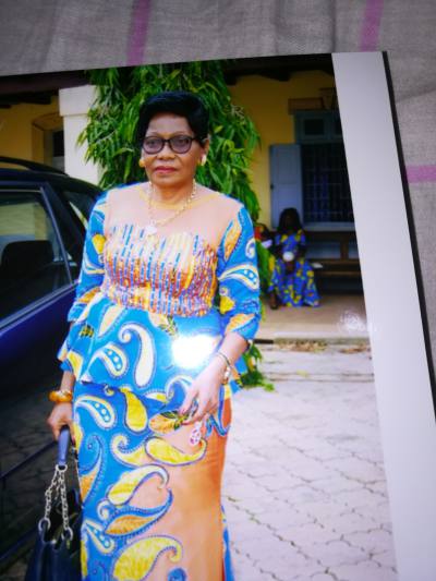 Martine 61 Jahre Yaoundé Kamerun