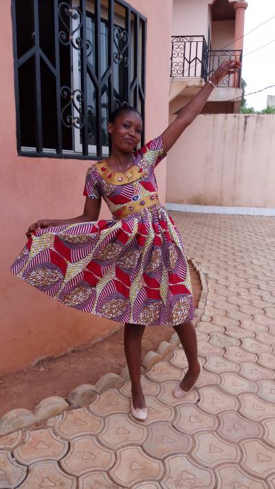 Ines 33 ans Yaoundé Cameroun