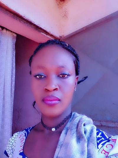 Stessy 32 ans Maroua Cameroun