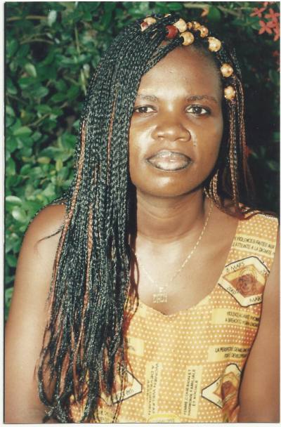 Emilienne 45 ans Dla 3è Cameroun