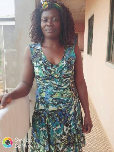 Carine 45 ans Yaoundé Cameroun