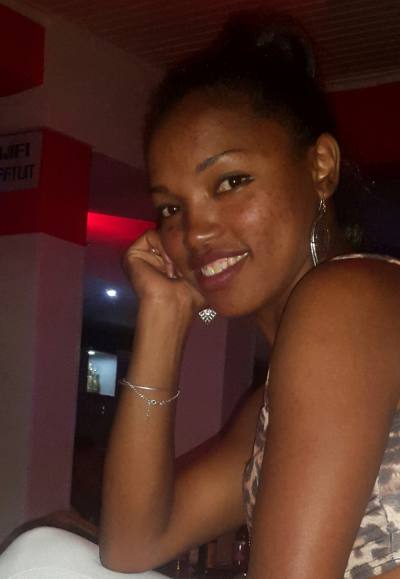 Agathe 36 ans Antananarivo Madagascar