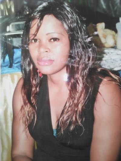 Judith 43 Jahre Yaounde Kamerun