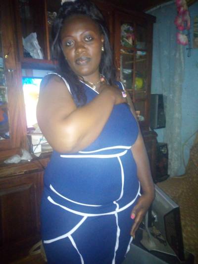 Nadine 39 ans Yaoundé Cameroun