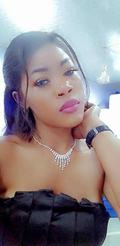 Nina 26 Jahre Littoral  Cameroun