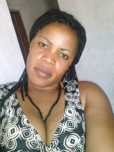 Josephine 44 ans Yaounde Cameroun