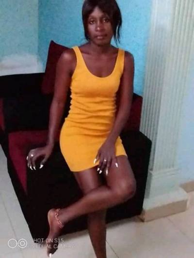 Lucie 27 Jahre Mfoundi4 Kamerun