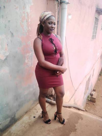 Fanny 31 ans Yaoundé Cameroun