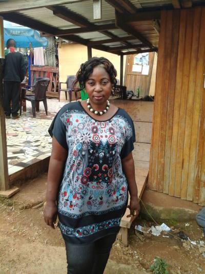 Marie Solange 42 Jahre Yaounde Kamerun