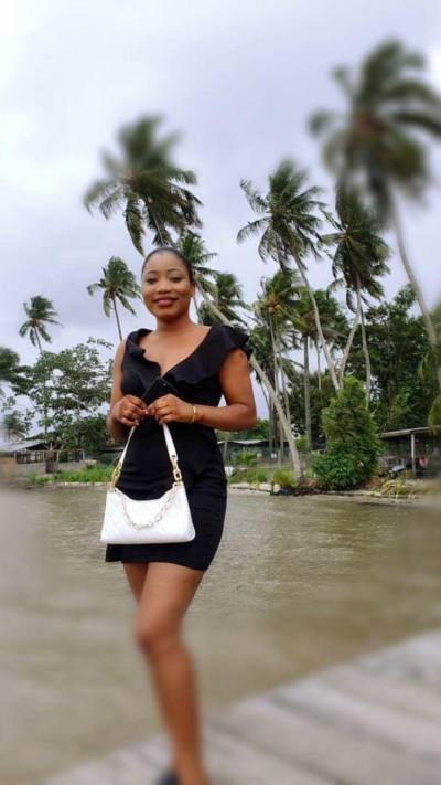 Christelle  28 years Cocody  Ivory Coast