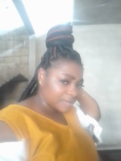 Vicky 37 Jahre Urbaine Kamerun