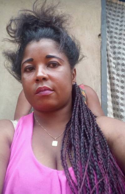 Mary 38 ans Douala Cameroun