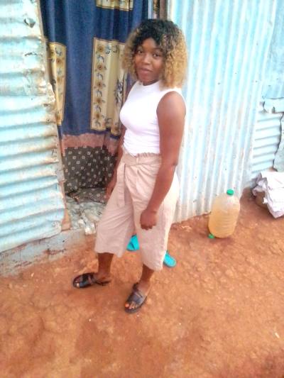 Eloise 26 ans Centre  Cameroun