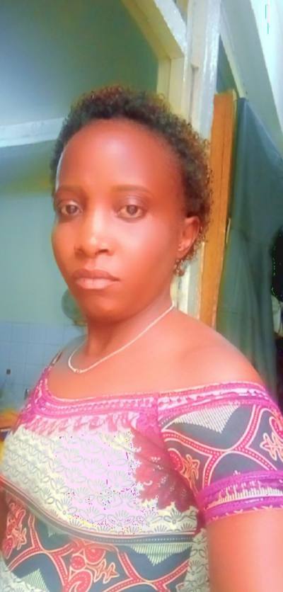 Yvette 32 ans Brazzaville Congo