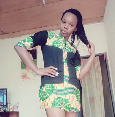 Vicky 33 Jahre Yaoundé Kamerun