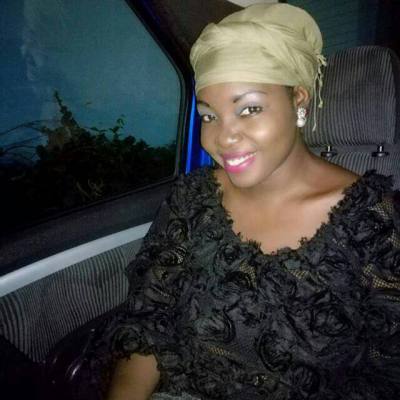 Madelene 33 Jahre Douala Cameroun