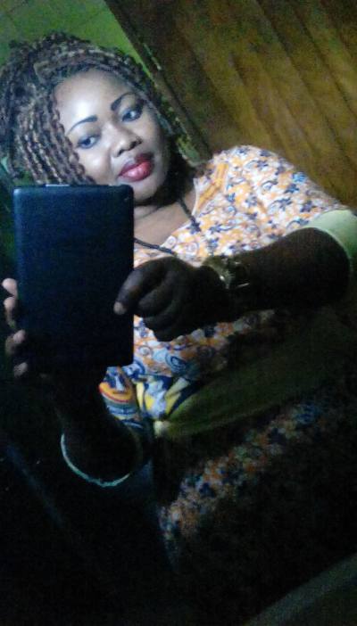 Francine 34 ans Douala Cameroun