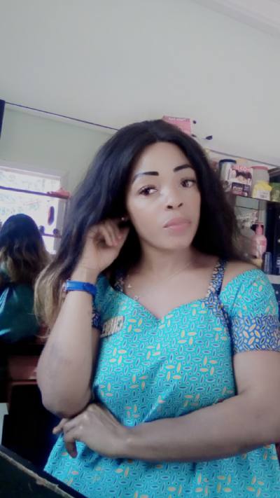 Tatiana  33 ans Yaoundé Cameroun
