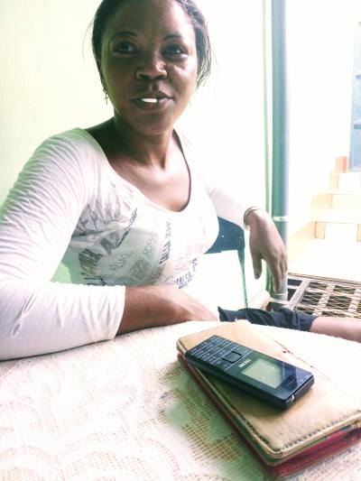 Gertrude 38 ans Yaoundé Cameroun
